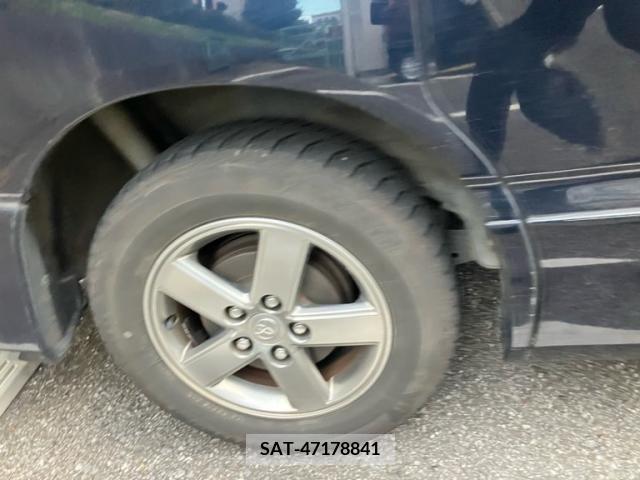 Toyota NOAH 2005-06 392837-5