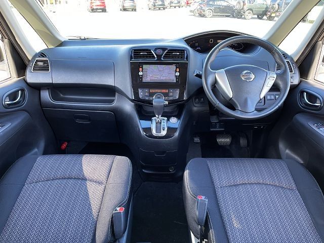 Nissan SERENA 2015-01 181934-1