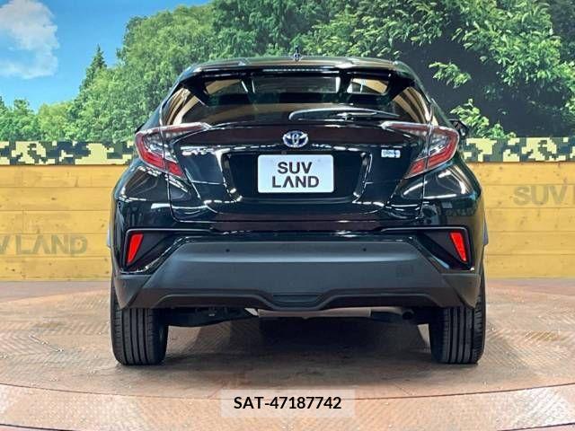 Toyota C-HR 2017-03 215682-15