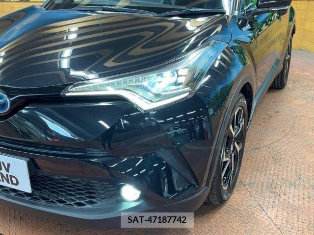 Toyota C-HR 2017-03 215682-12