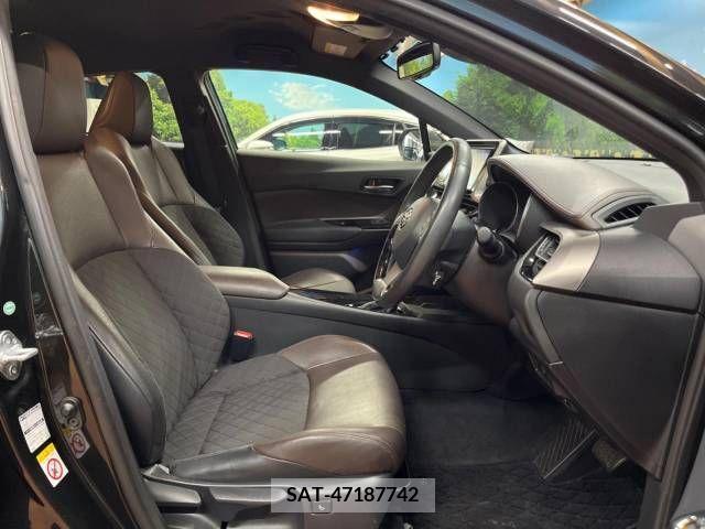 Toyota C-HR 2017-03 215682-8