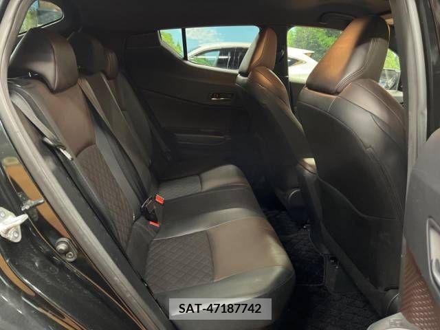 Toyota C-HR 2017-03 215682-9