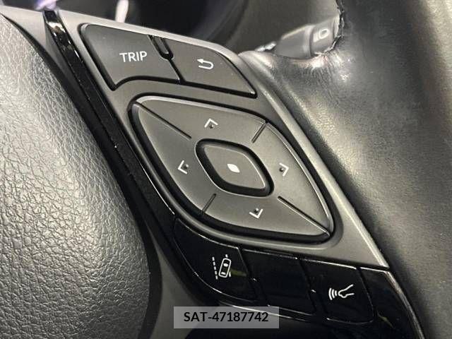 Toyota C-HR 2017-03 215682-5