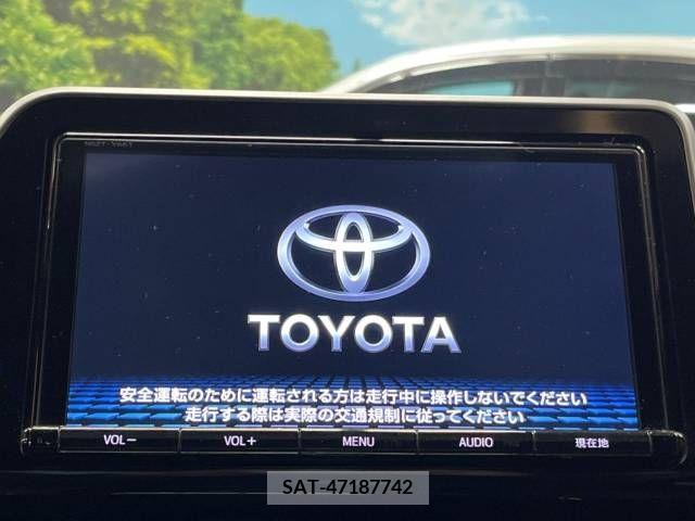 Toyota C-HR 2017-03 215682-2