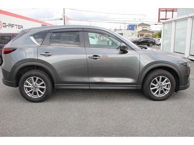 Mazda CX-5 2022-02 12105-8
