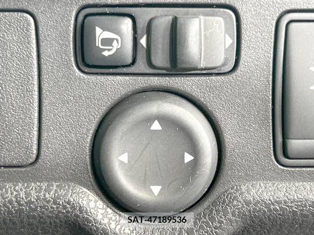 Nissan NOTE 2015-08 313894-7