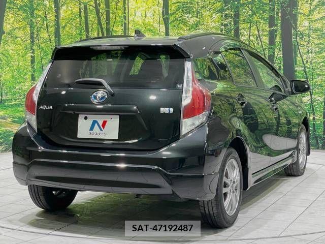 Toyota AQUA 2015-01 214609-17