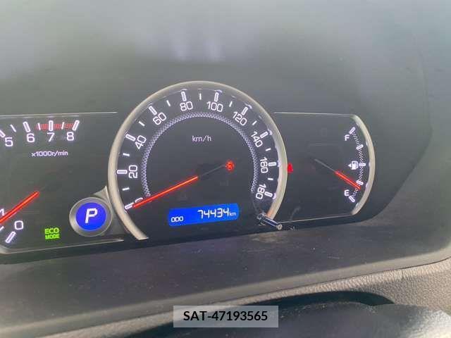 Toyota NOAH 2014-05 384679-5