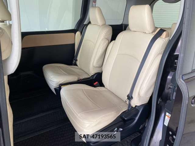 Toyota NOAH 2014-05 384679-8
