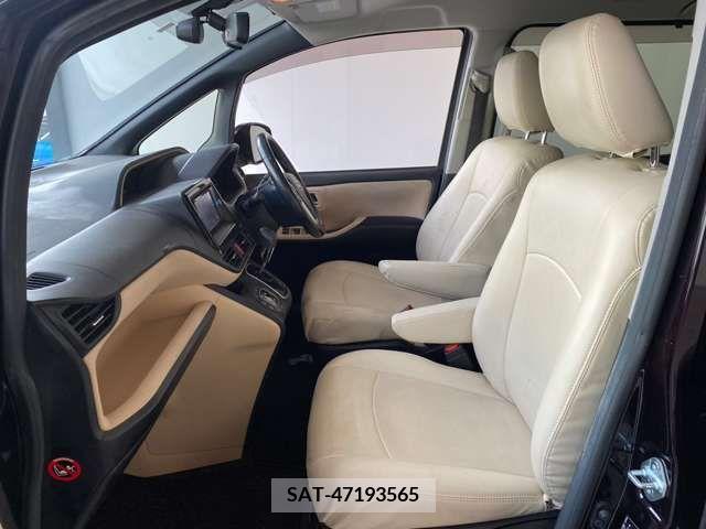 Toyota NOAH 2014-05 384679-7
