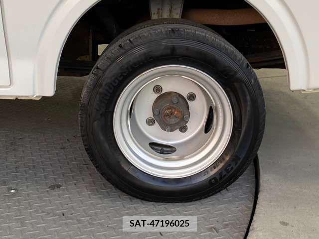 Mazda BONGO VAN 2013-11 372621-14