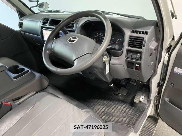Mazda BONGO VAN 2013-11 372621-19