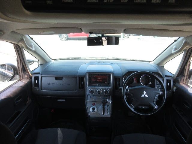 Mitsubishi DELICA D5 2008-01 6742-2