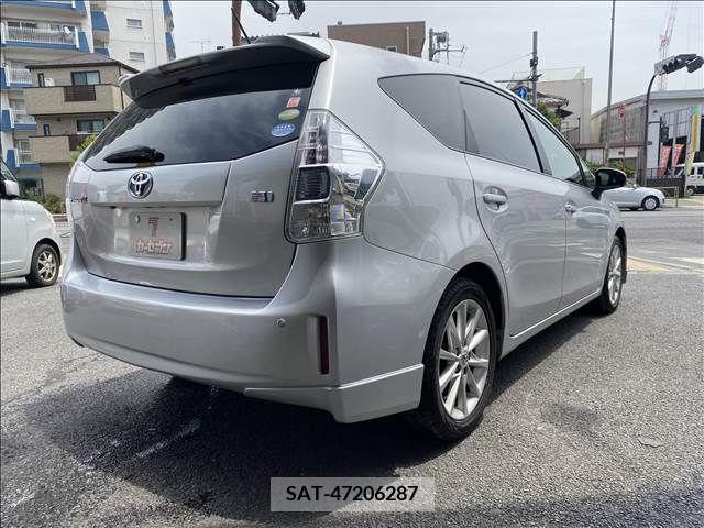 Toyota PRIUS ALPHA 2011-10 282458-8