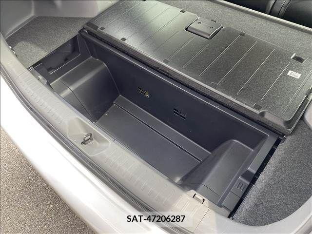 Toyota PRIUS ALPHA 2011-10 282458-16