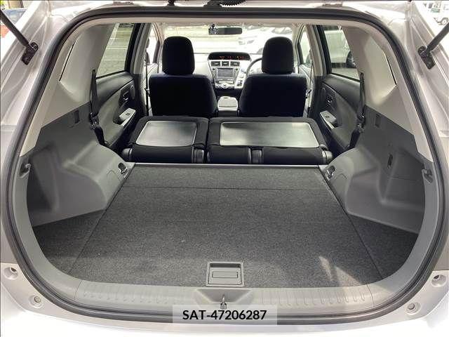 Toyota PRIUS ALPHA 2011-10 282458-15