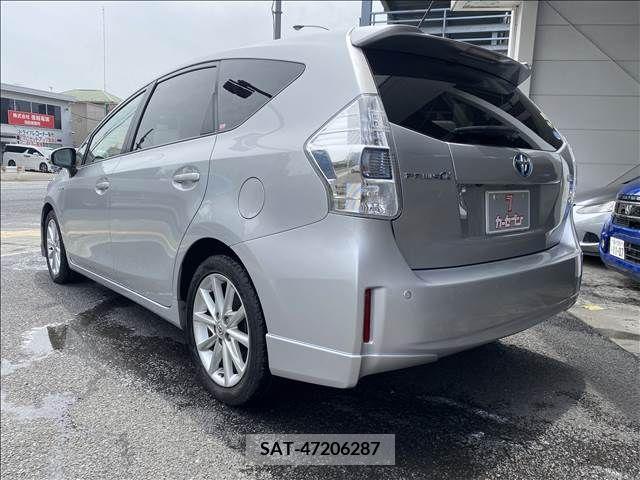 Toyota PRIUS ALPHA 2011-10 282458-6