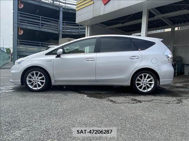 Toyota PRIUS ALPHA 2011-10 282458-5