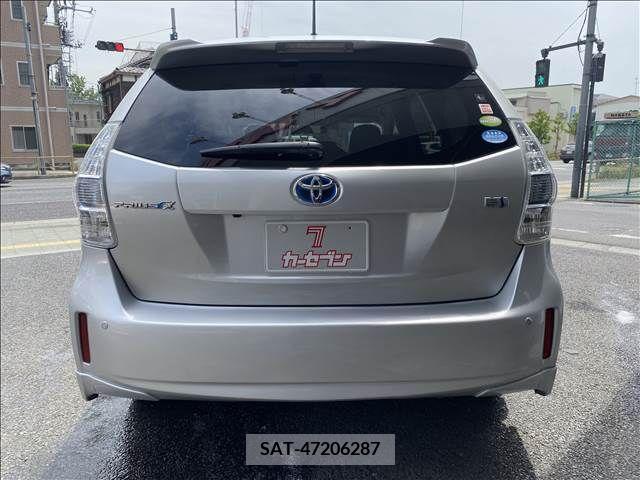 Toyota PRIUS ALPHA 2011-10 282458-7