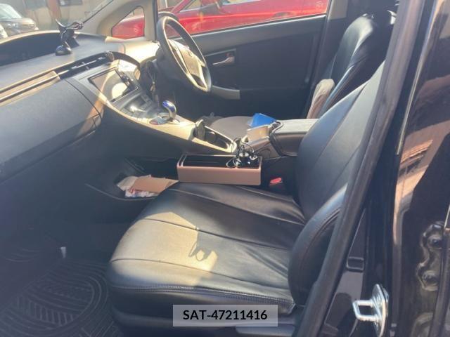 Toyota PRIUS 2013-12 393466-7