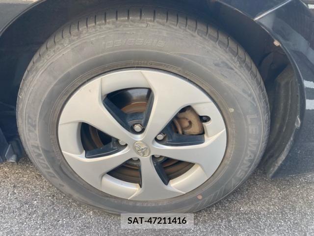 Toyota PRIUS 2013-12 393466-4