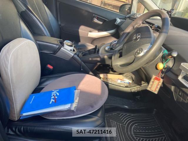Toyota PRIUS 2013-12 393466-14