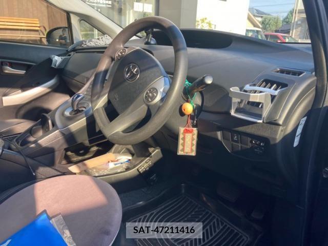 Toyota PRIUS 2013-12 393466-13