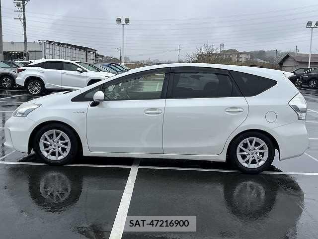 Toyota PRIUS ALPHA 2014-12 282419-15