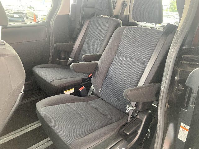 Toyota NOAH HYBRID 2018-08 10645-18