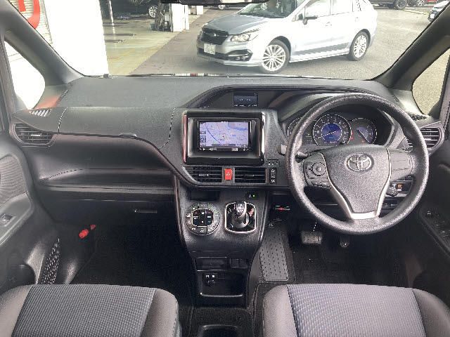 Toyota NOAH HYBRID 2018-08 10645-2