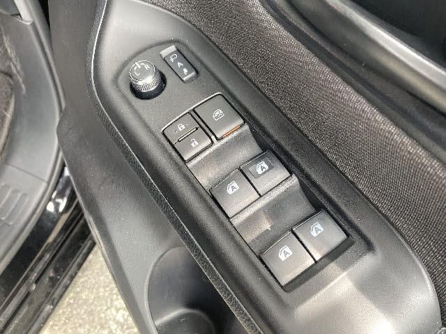 Toyota NOAH HYBRID 2018-08 10645-15