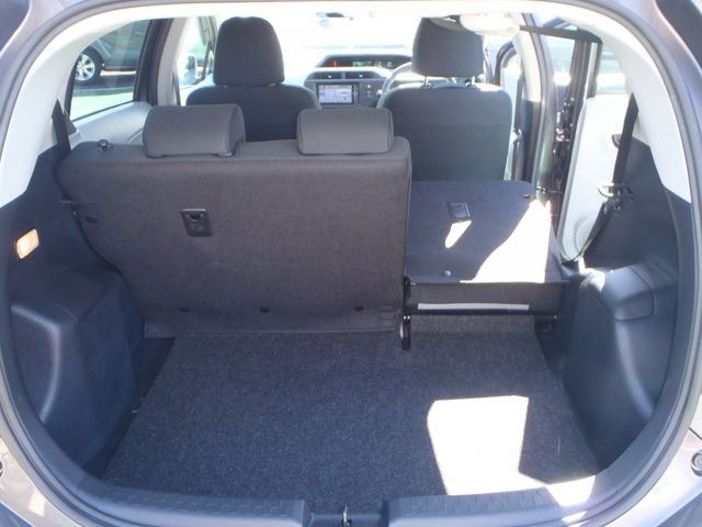 Toyota AQUA 2013-03 3872-11