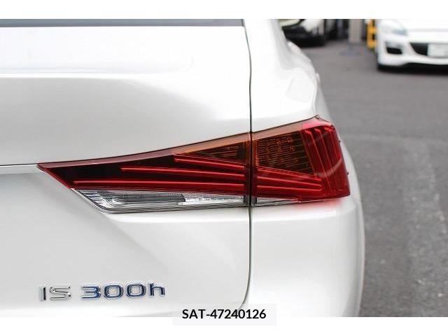 Lexus IS 2017-02 236677-11