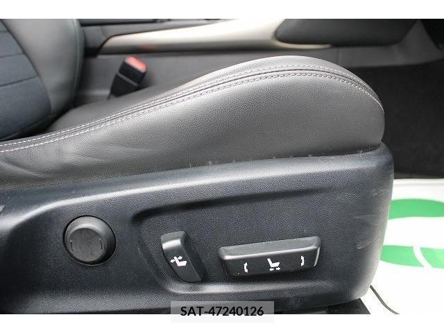 Lexus IS 2017-02 236677-2