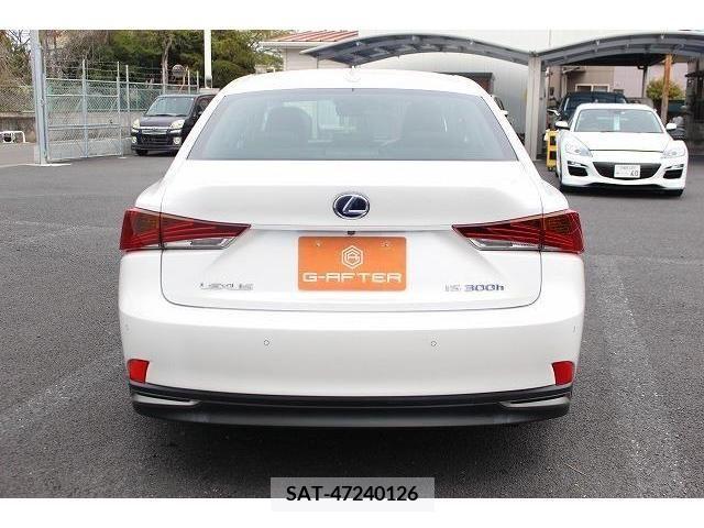 Lexus IS 2017-02 236677-8