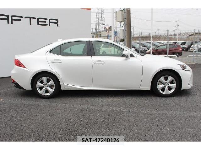 Lexus IS 2017-02 236677-7