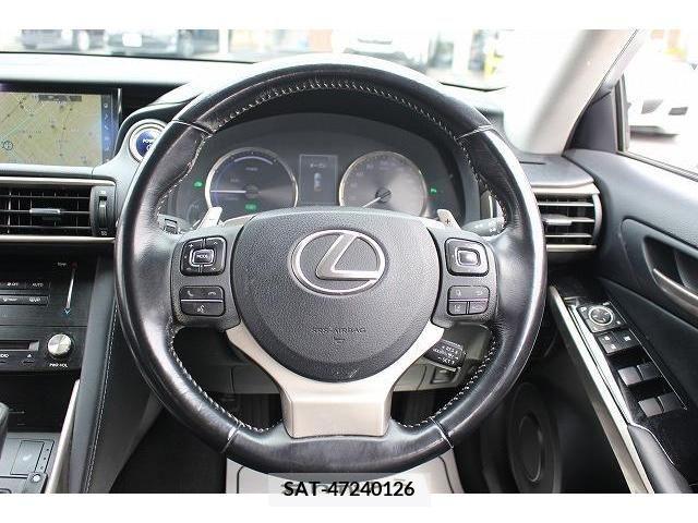 Lexus IS 2017-02 236677-15