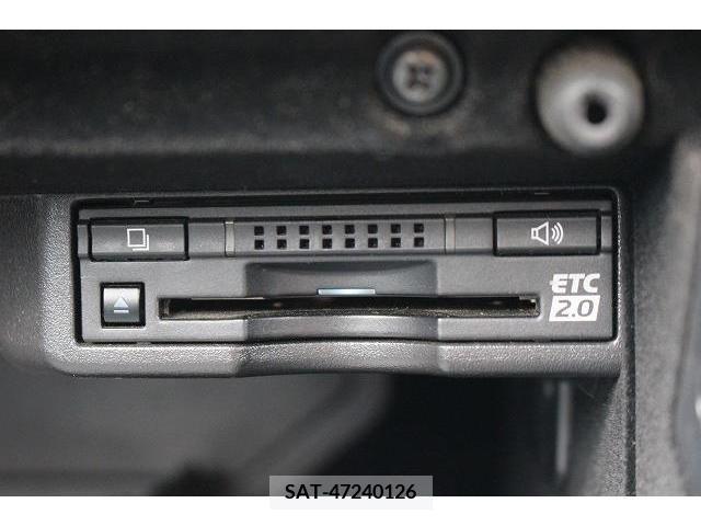 Lexus IS 2017-02 236677-3
