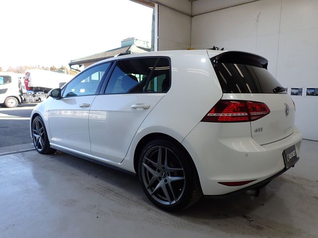 VolksWagen GOLF GTI 2015-04 184543-2