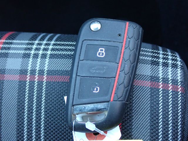 VolksWagen GOLF GTI 2015-04 184543-29