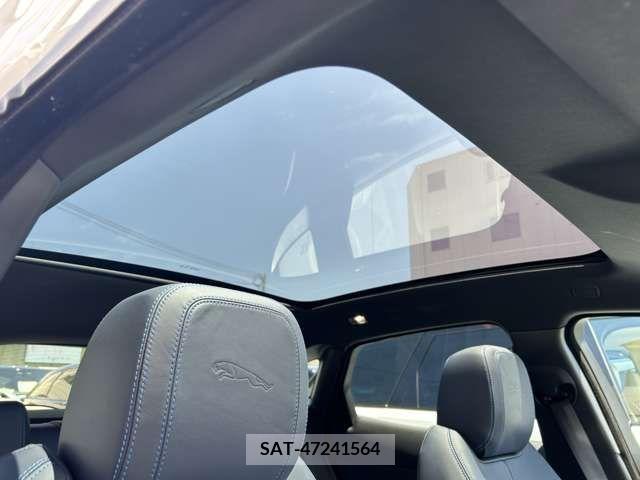 Jaguar E-PACE 2019-07 338155-1