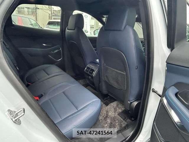 Jaguar E-PACE 2019-07 338155-17