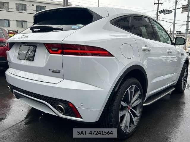 Jaguar E-PACE 2019-07 338155-9