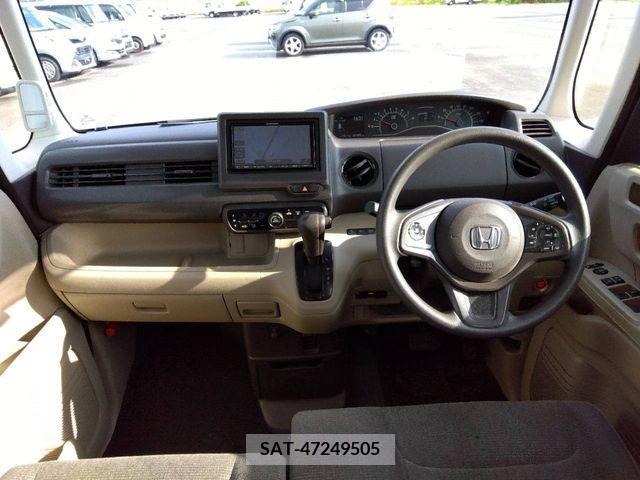 Honda N BOX 2018-06 325695-3