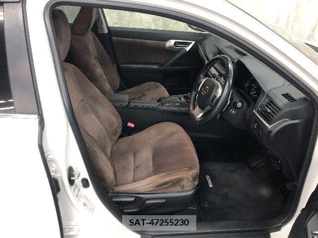 Lexus CT 2011-10 275151-6
