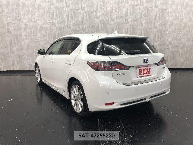 Lexus CT 2011-10 275151-5