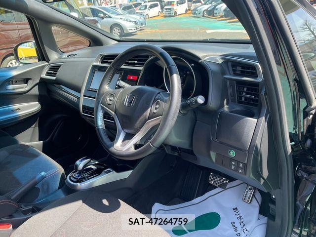 Honda FIT HYBRID 2015-10 328908-1