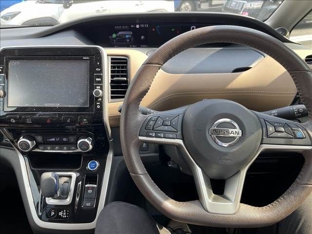 Nissan SERENA 2018-05 6766-13