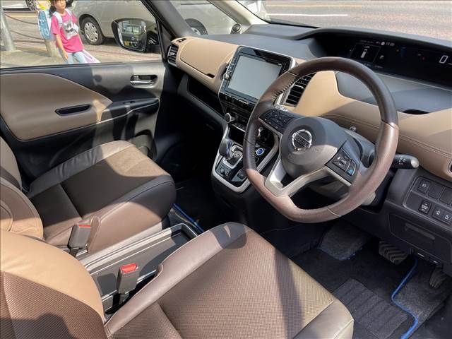 Nissan SERENA 2018-05 6766-2