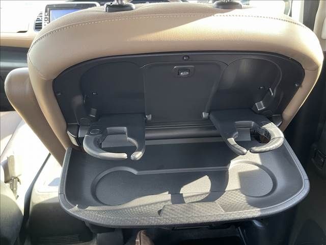 Nissan SERENA 2018-05 6766-10